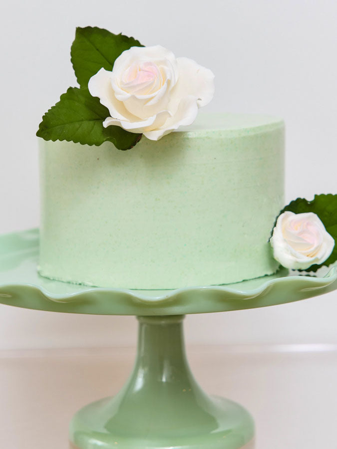 white rose cake decor